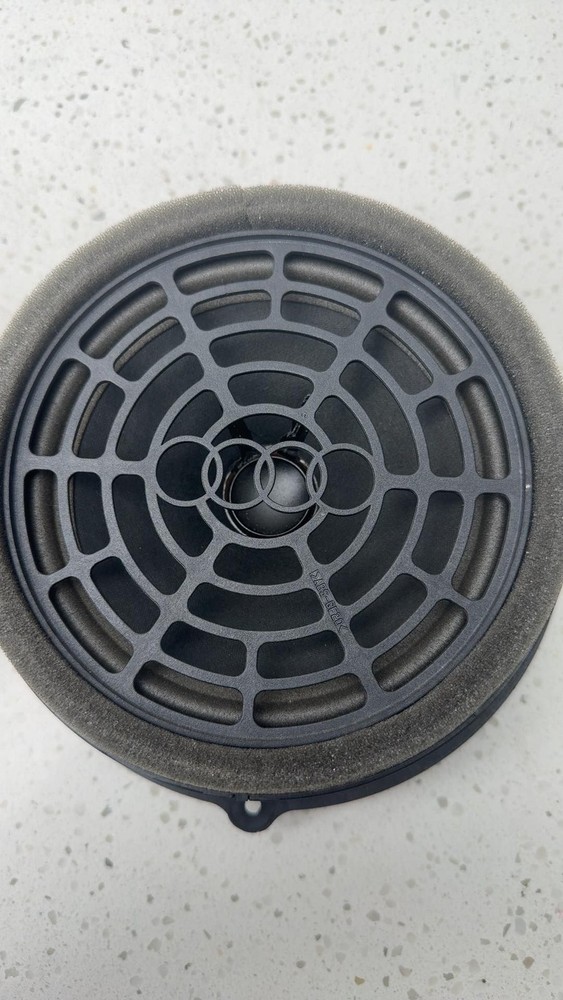 13 Audi AUDI A4 Speaker right & left side 818-17