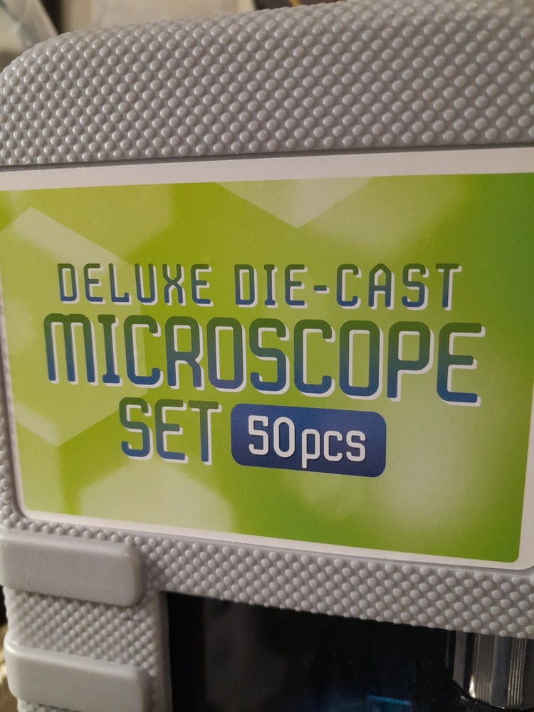 Microscope Kit, From 100× to 900× , Slightly Used