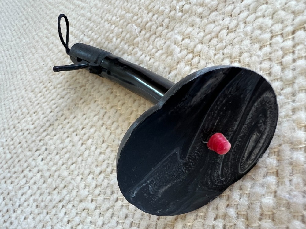 Plastic String Loop Release