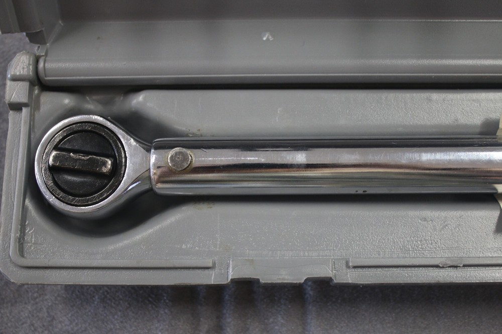WRIGHT MODEL 4444 TORQUE WRENCH IN CASE