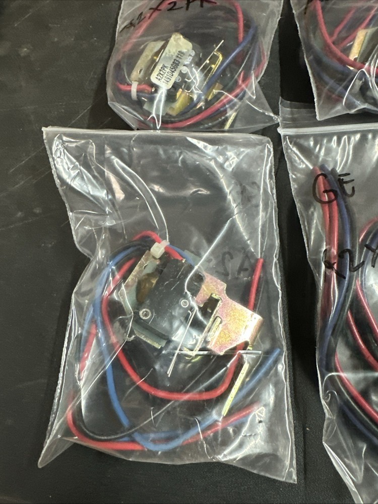 EATON AUXILIARY SWITCH (USED) A2X2PK