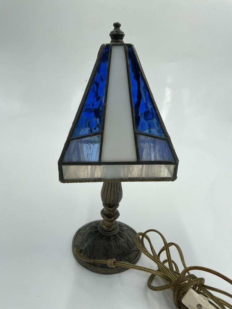 Tiffany Style Stained Glass  Table Lamp 5” X 11”.