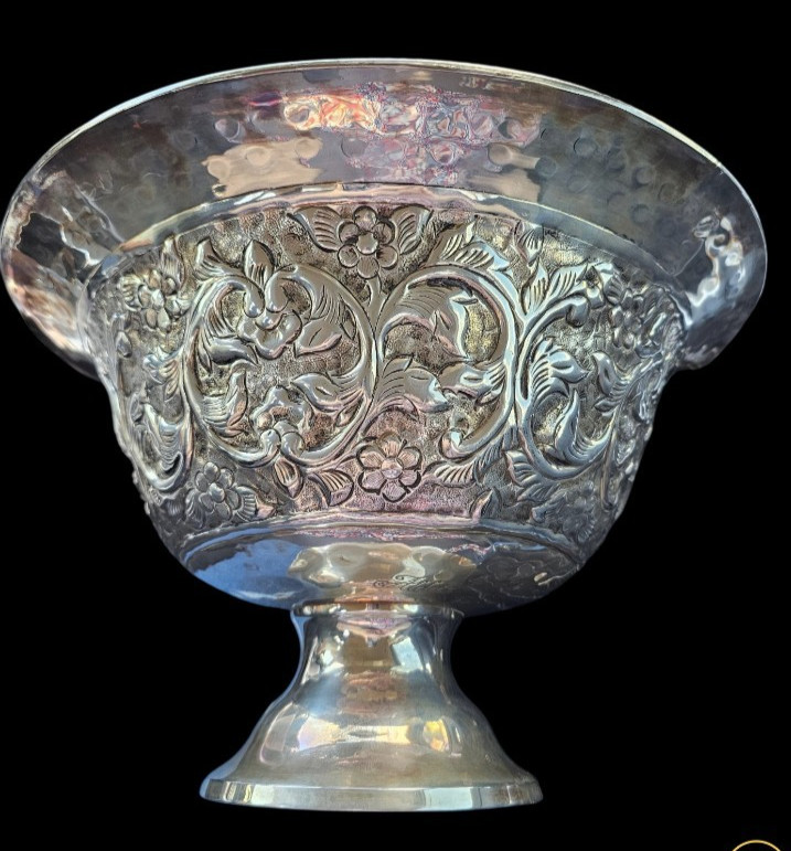 Silver-plated Alda's Classic Ornate Floral Motiff Pedestal Punch Bowl Hammered