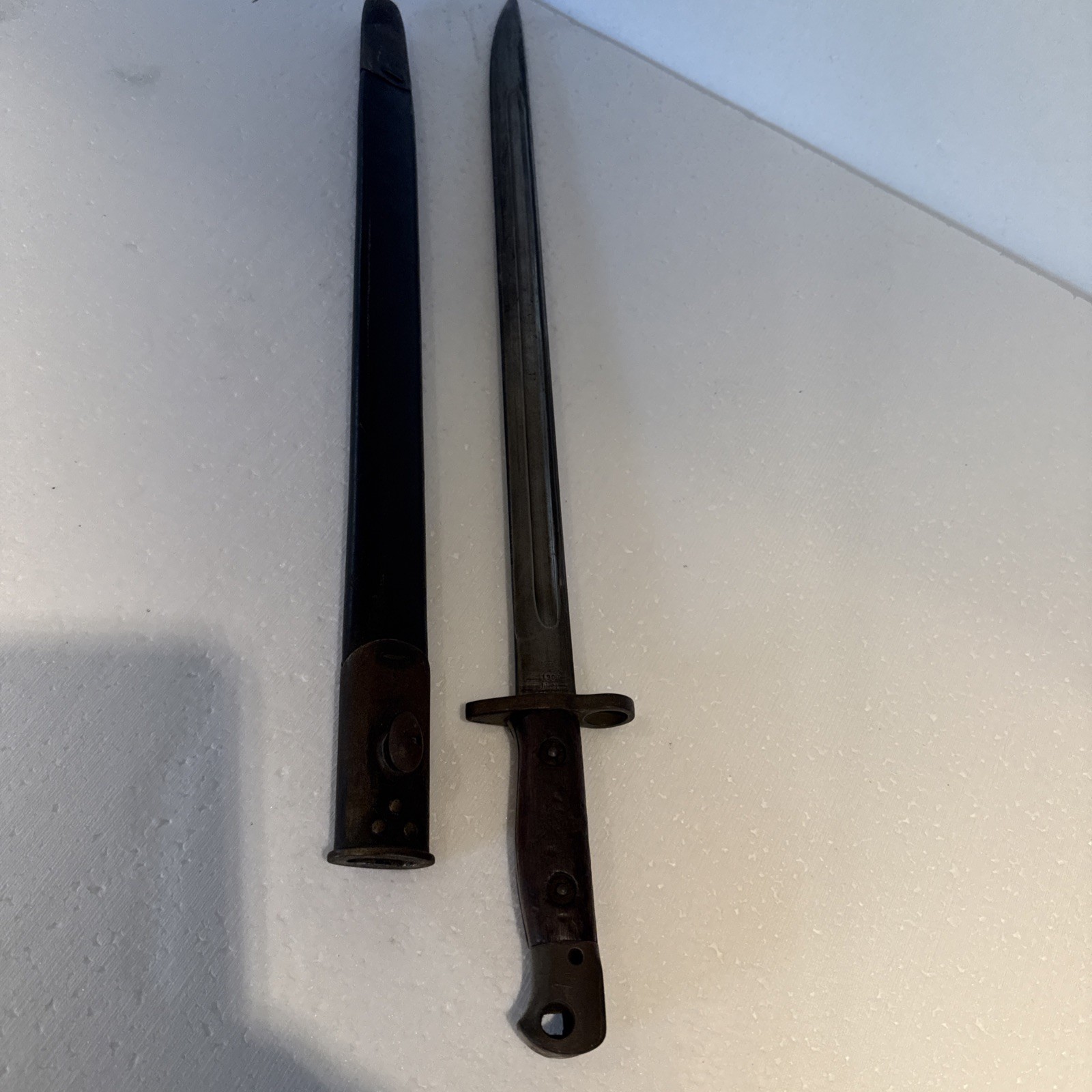 #13-8 WWI P1907 BRITISH SANDERSON ENFIELD RIFLE BAYONET 1917 SCABBARD 1907