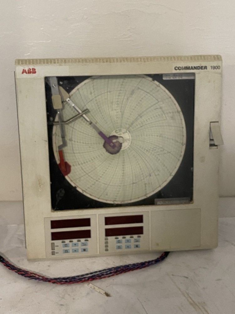 ABB COMMANDER 1900 CHART RECORDER 1951JAA01100090STD