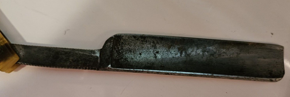 Straight Razor with Plastic Handle - Bakelite? - Unmarked
