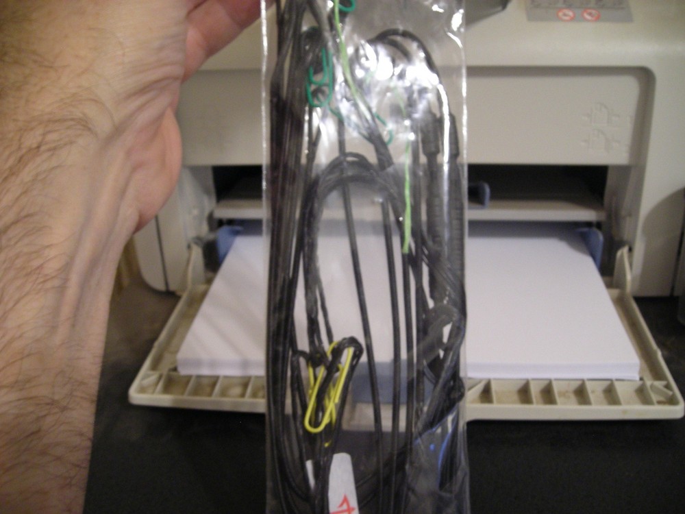 THREADZ Strings For Mathews VXR 28 Bowstring And Cable Set Brown