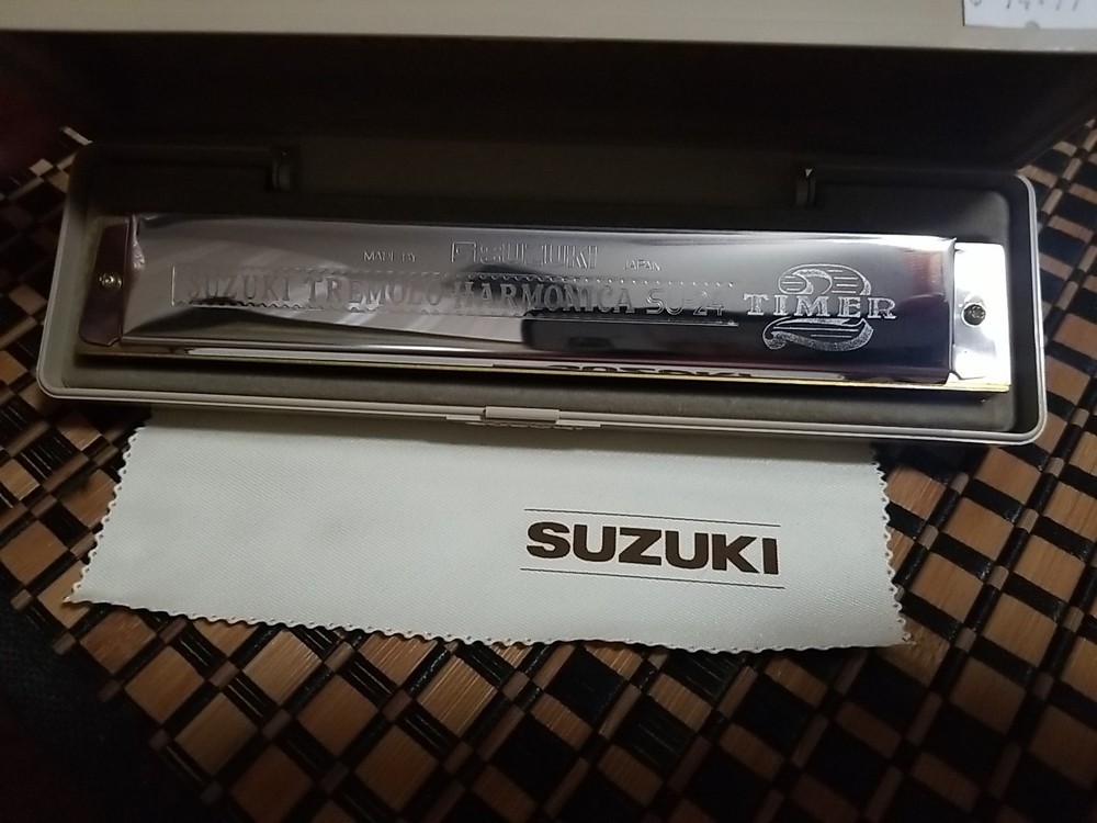 Suzuki 2 TIMER TREMOLO HARMONICA A 24 Hole