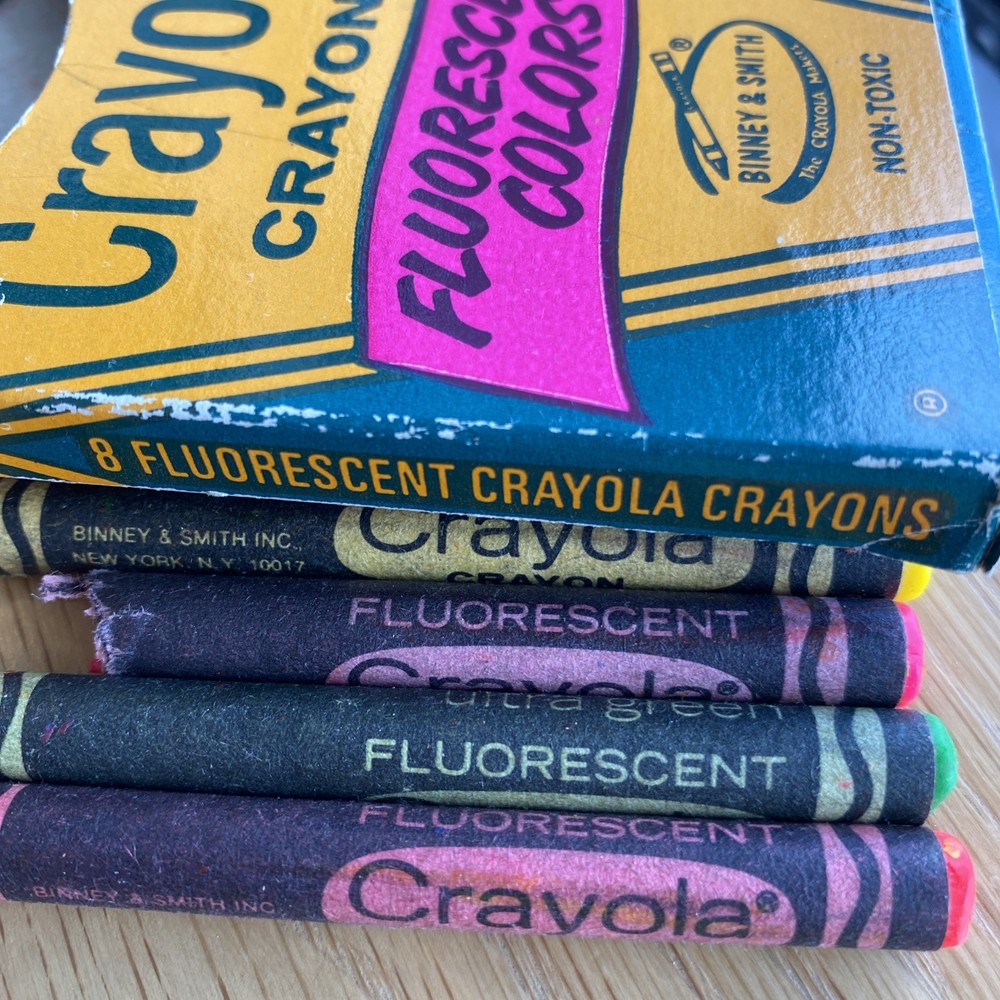Crayola Fluorescent Crayons Binnie & Smith Pre Owned 7 In Pack