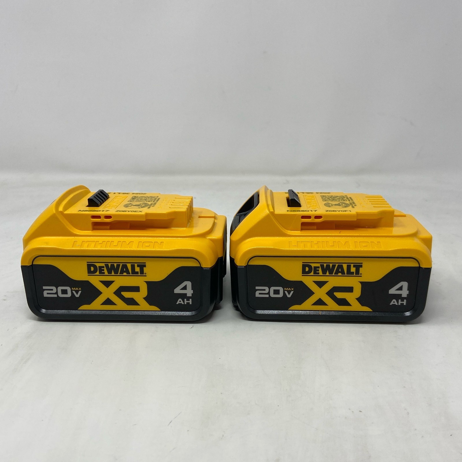 DEWALT XR 20V MAX 4.0Ah Lithium-Ion Batteries DCB204 2-Pack - Yellow/Black