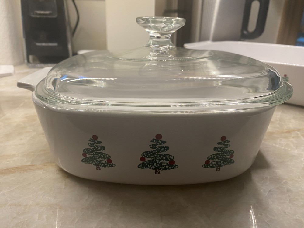 Vintage Corning Ware Christmas Tree Set