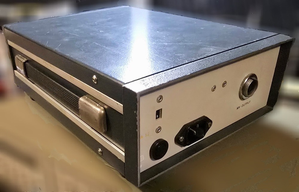 TESTED/Working ANALOGIC AN3100 DC Voltage Standard. +/-10V