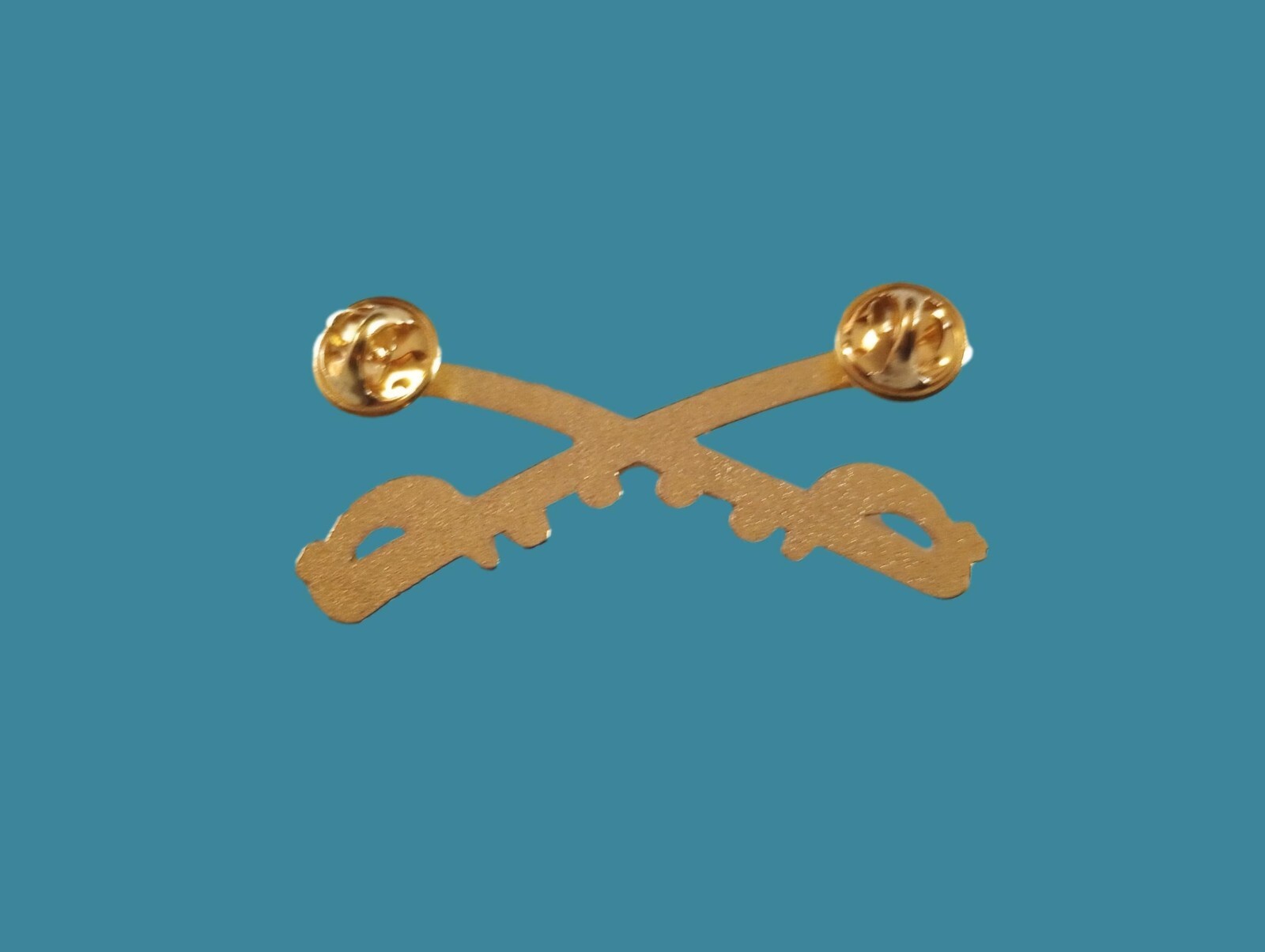 U.S MILITARY CAVALRY METAL HAT BADGE PIN CROSSED SABERS SWORDS LARGE PIN 2 1/4