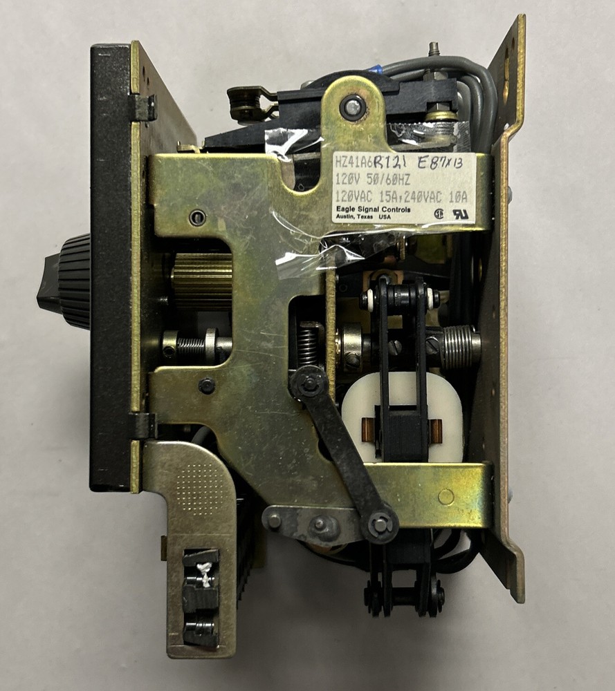 EAGLE SIGNAL CONTROLS,HZ41A6R121,MICROFLEX TIMER NOS