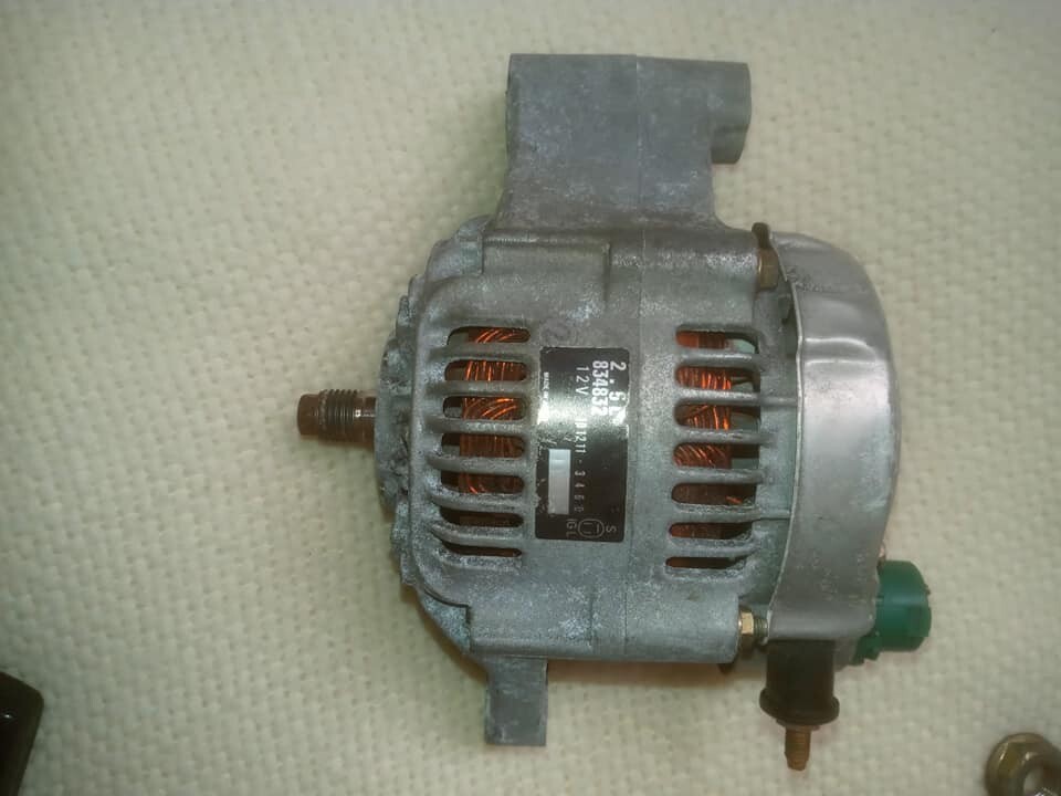 MERCURY OUTBOARD ALTERNATOR PULLY AND NUT