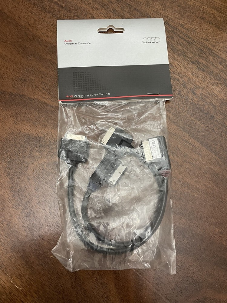 AUDI ADAPTER SET IPHONE IPOD USB PLUS AMI CABLES AUDI MUSIC INTERFACE 4F0051510S