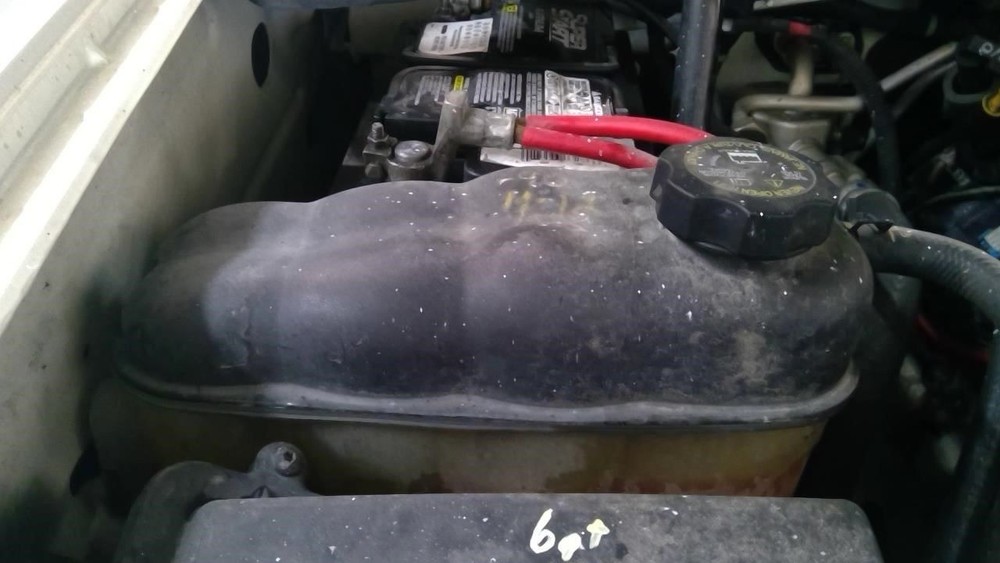 ESCALADE 2008 Battery Tray 1726409