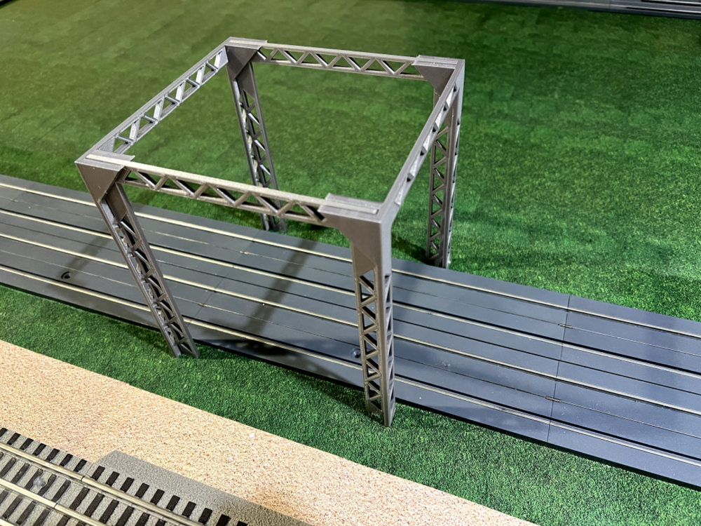 O Scale Four Sided Wide Trestle Platform for Elevated Train or Subway