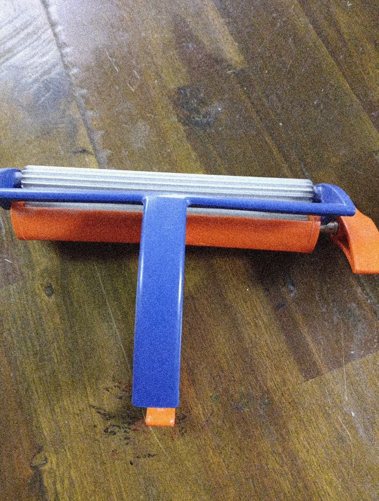 Fiskars Straight Edge Paper Crimper Tool 6.5" Corrugated Roller