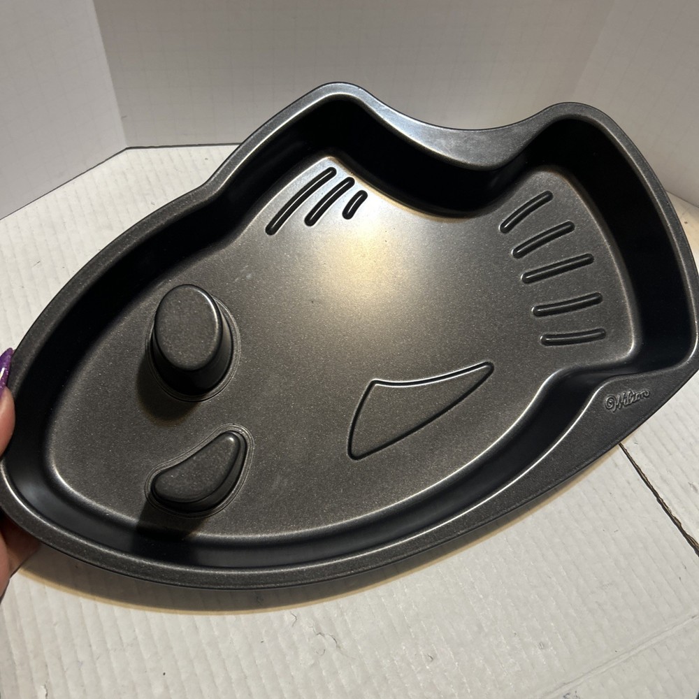Wilton Vintage Fish Birthday Cake Pan