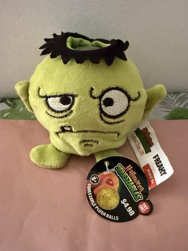 HALLOWEEN SPOOKY PLUSH SQUEEZERS