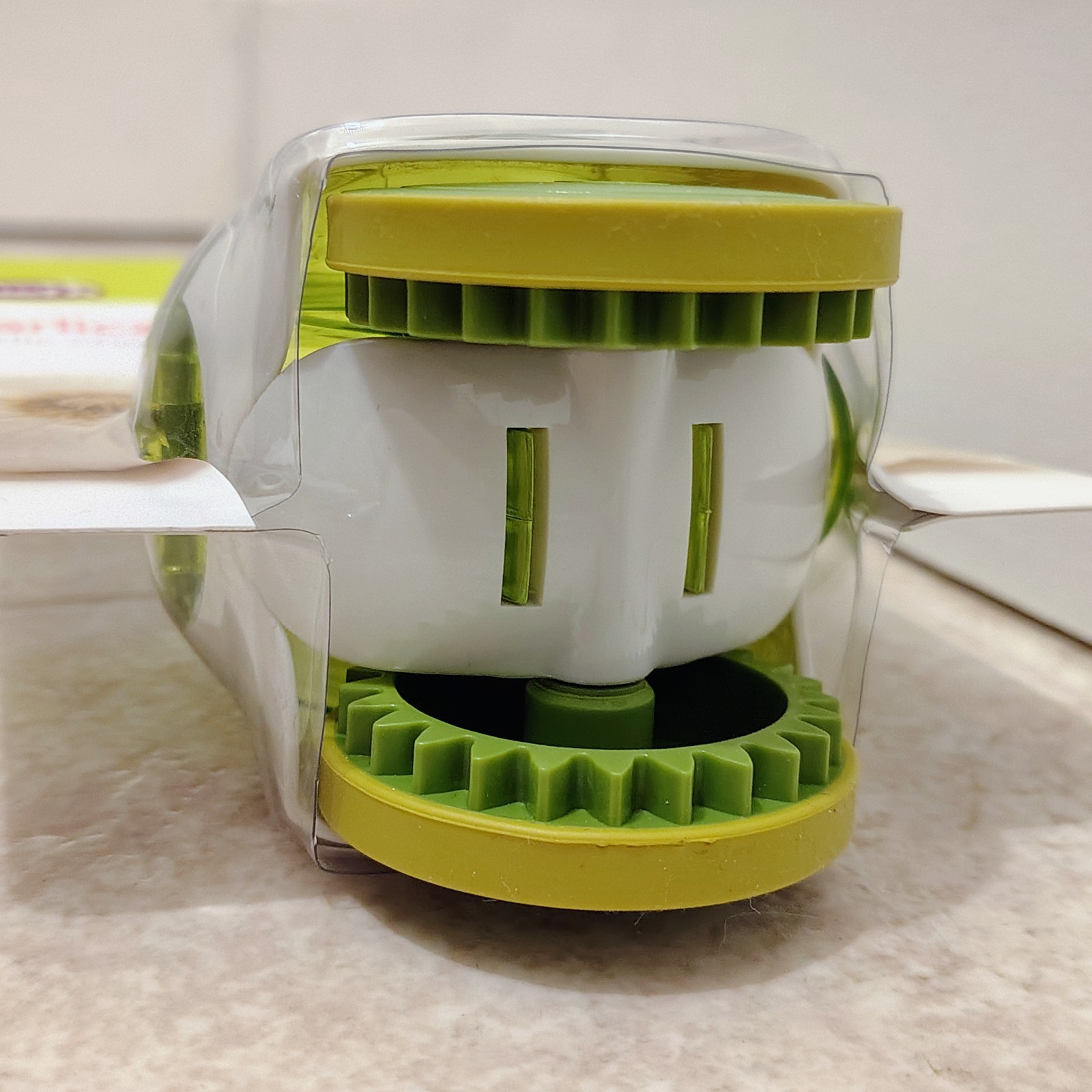 Chef’n GarlicZoom XL Garlic Chopper – Fresh Garlic Mincer – New in Package