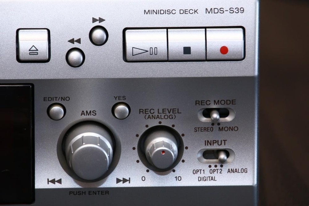 Used SONY MDS-S39 MiniDisc Deck Recorder Player　silver