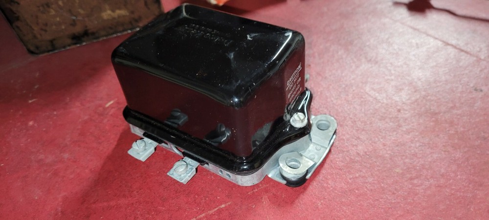 DELCO D 630 Regulator NOS Date 2C Bracket Pkg 1961638 Hardware 1961642