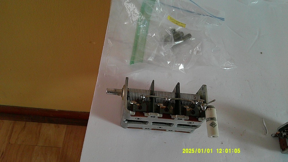 Vintage Halicrafters HT-40 Transmitter Plate Loading Cap