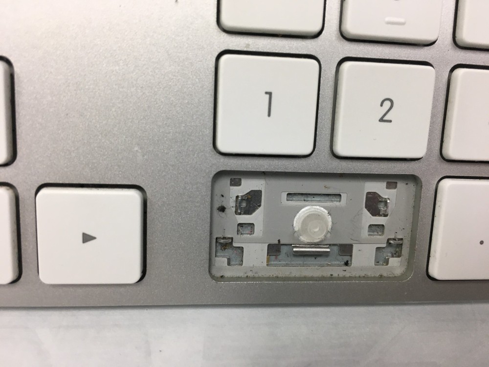 Apple A1243 Wired USB Keyboard Fully Functional #14 AS-IS