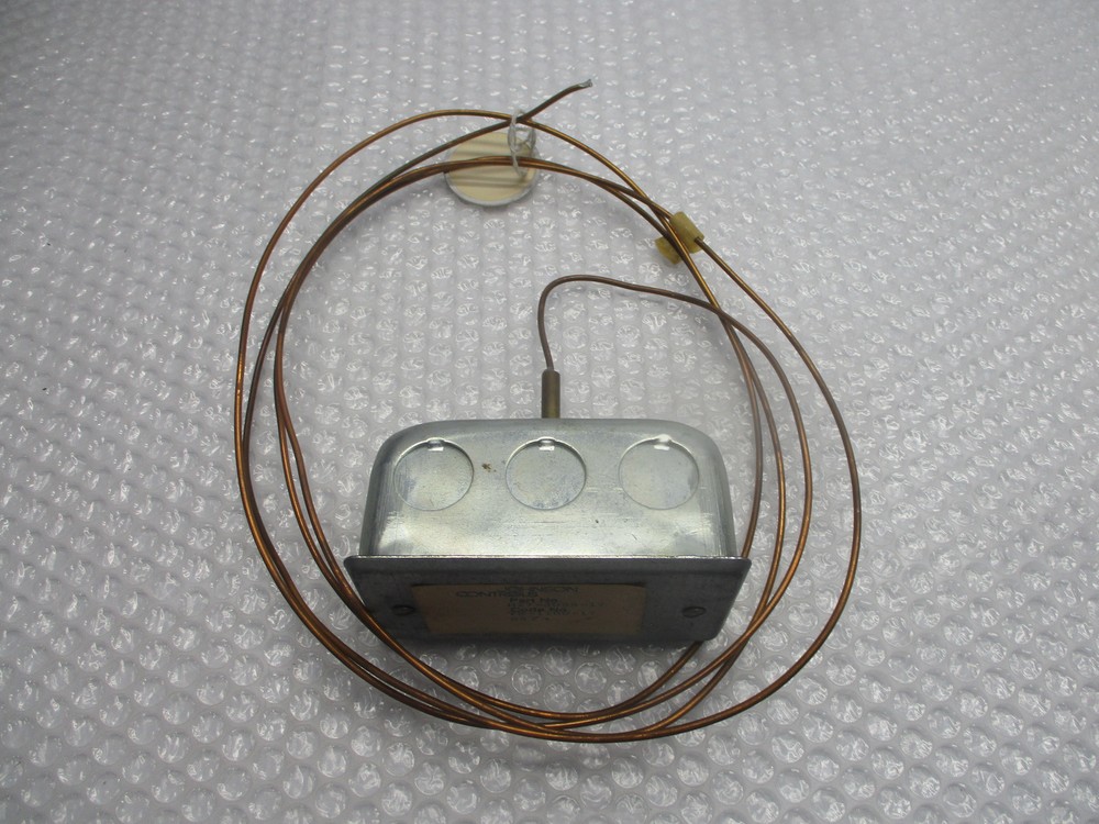 JOHNSON CONTROLS H27-3059-17 TEMPERATURE SENSOR UNMP