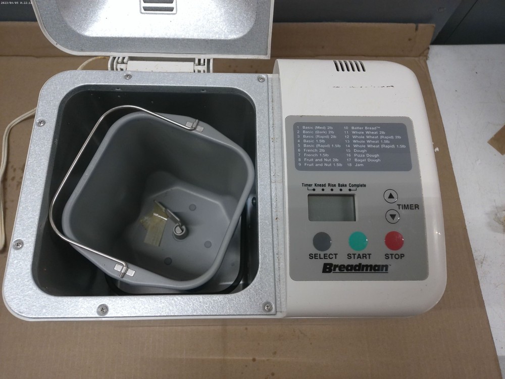 Breadman TR560 Bread Maker Machine 2lb Automatic Bread Machine White Tested READ