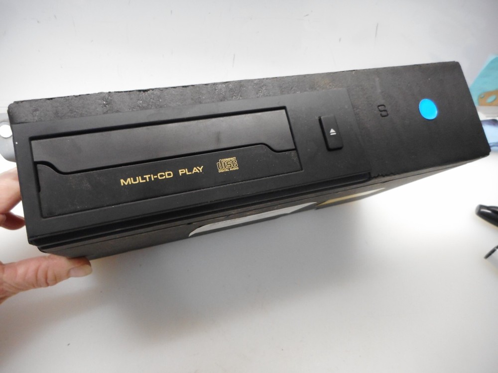 2002 LEXUS RX300 6 DISC CHANGER 86270-48020
