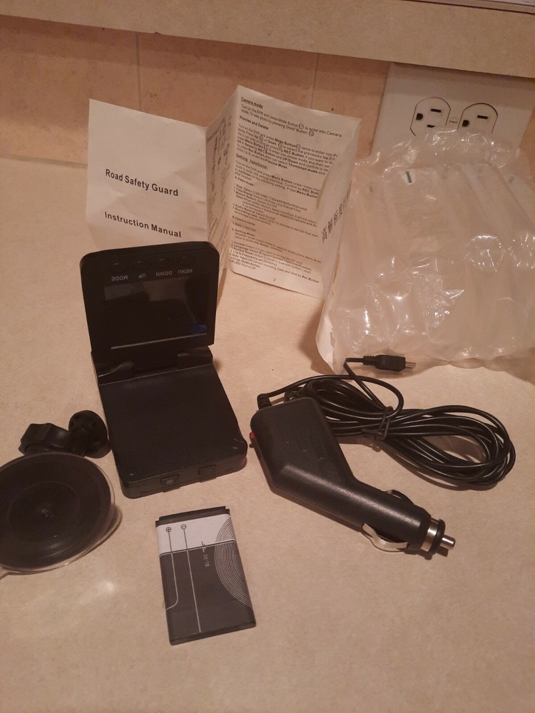 HD Dashcam Plus with Foldable Screen Car Charger Suction Cup