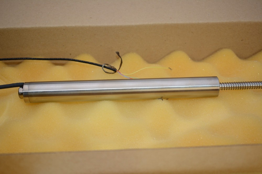 OMEGA ENGINEERING LD620-25 / LD62025 Displacement Transducer Linear Position