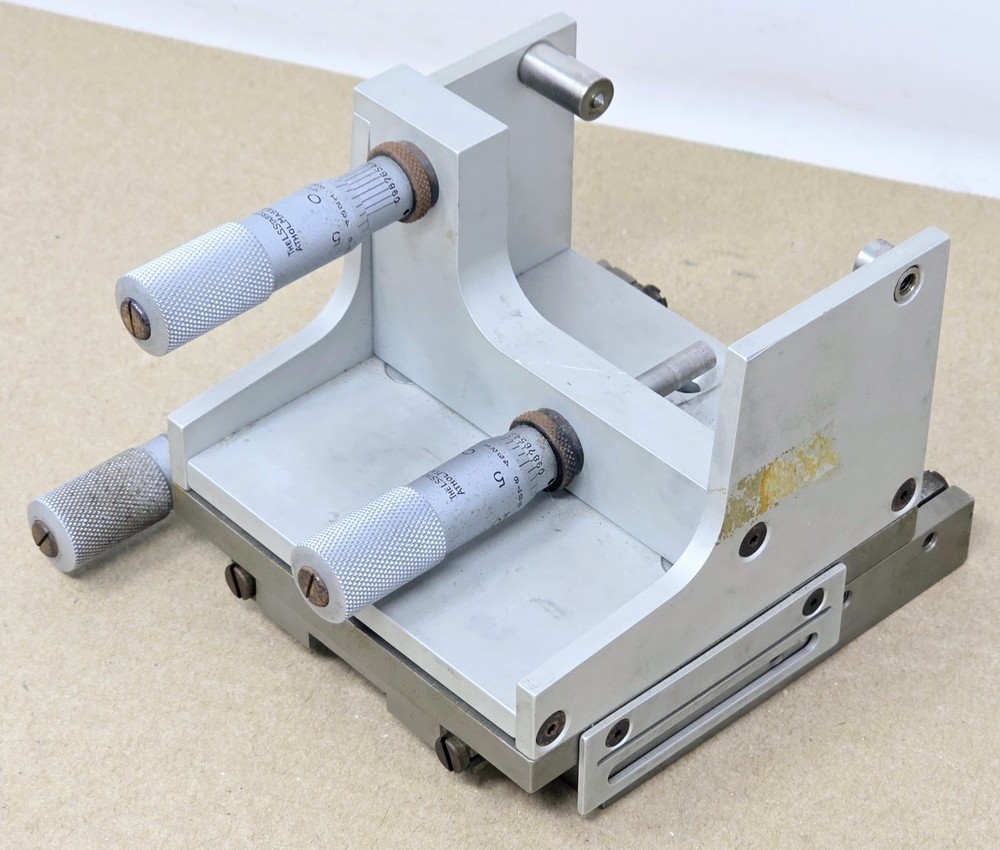 Platform Stage w/ 3x Starrett