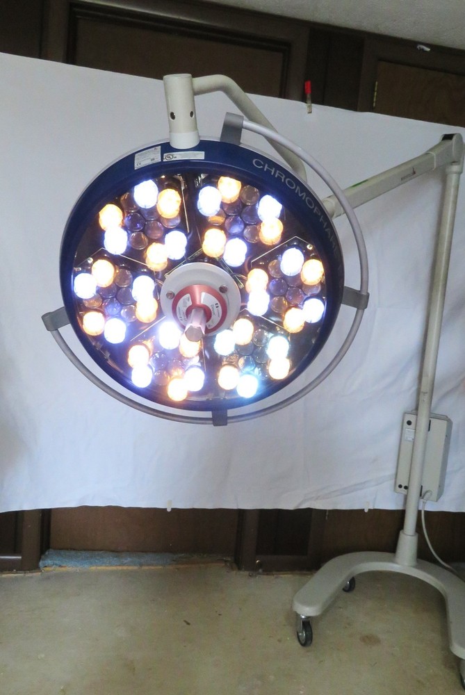 Chromophare E558 Exam Light, Light Emitting Diode, Berchtold Devon FloorStanding