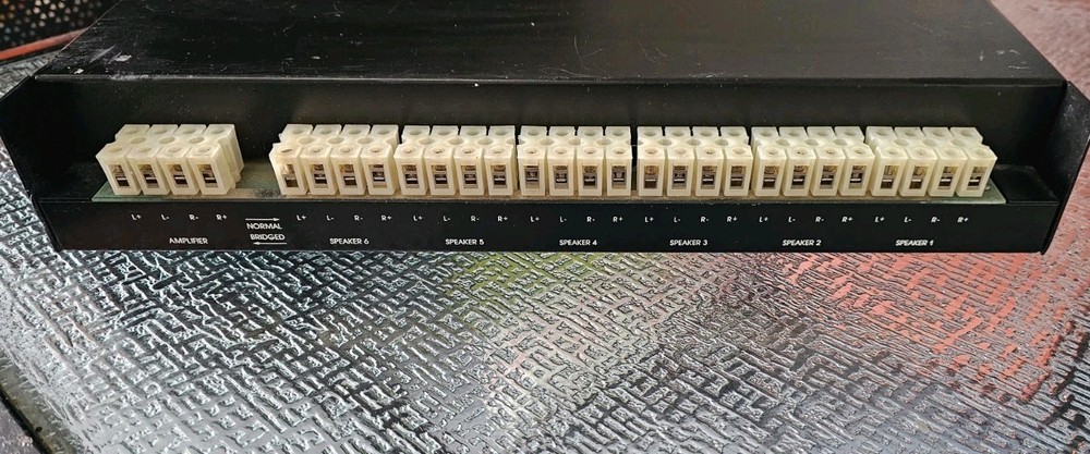 Niles Audio HDS-6 High Power Multi Speaker Selection Switcher System