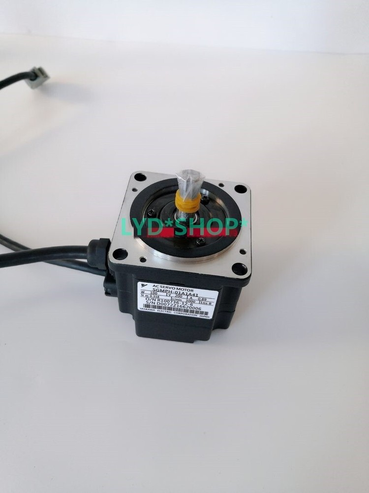 1pc NEW servo motor SGMPH-01A1A41 original