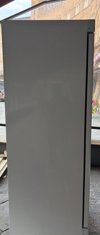 Vertical Freezer