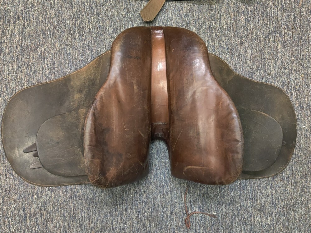 18.5" Eldonian English Saddle