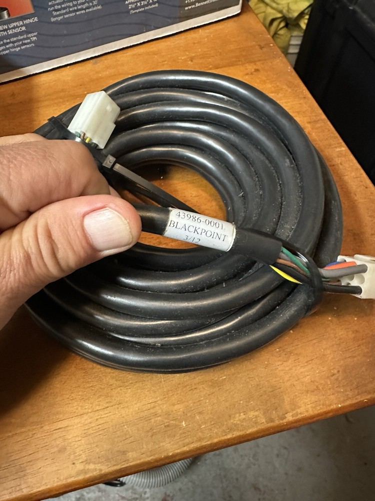 Remote Searchlight Cable. Blackpoint 43986-0001. 3/4