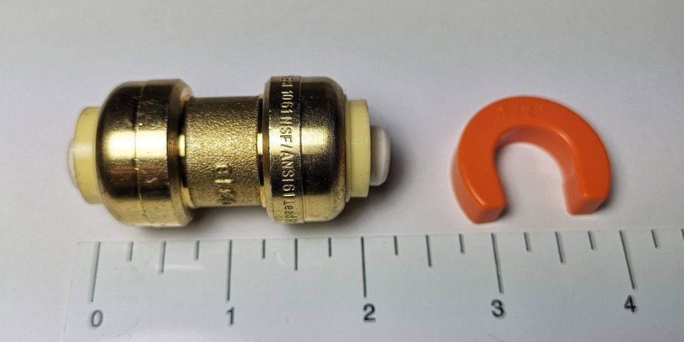 12) 1/2" X 1/2" PUSH FIT COUPLINGS WITH 1 FREE DISCONNECT CLIP, LEAD FREE BRASS