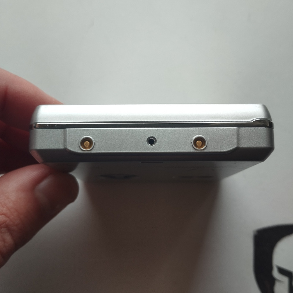 SHARP MD-SY610 Mirror and Silver Mini Disc MD Player Used No Battery