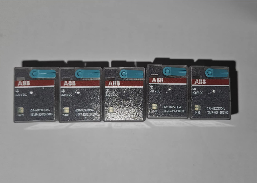1PC New ABB Intermediate relay CR-M220DC4L DC220V #LL