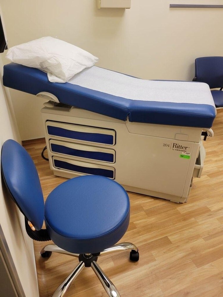 Ritter® 204 Manual Examination Table