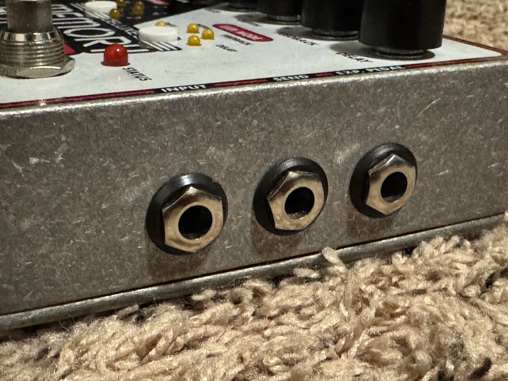 Electro Harmonix Deluxe Memory Boy Analog Delay Guitar Effect Pedal