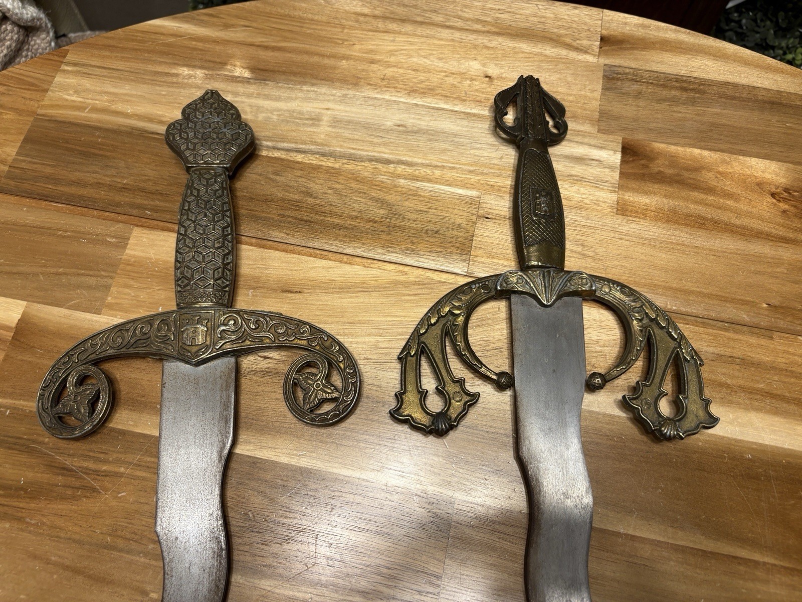 Vintage decorative Set Of Swords, Preowned