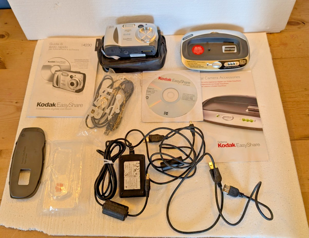 Kodak Easy Share Camera & Dock Stn Spares Repairs Untested