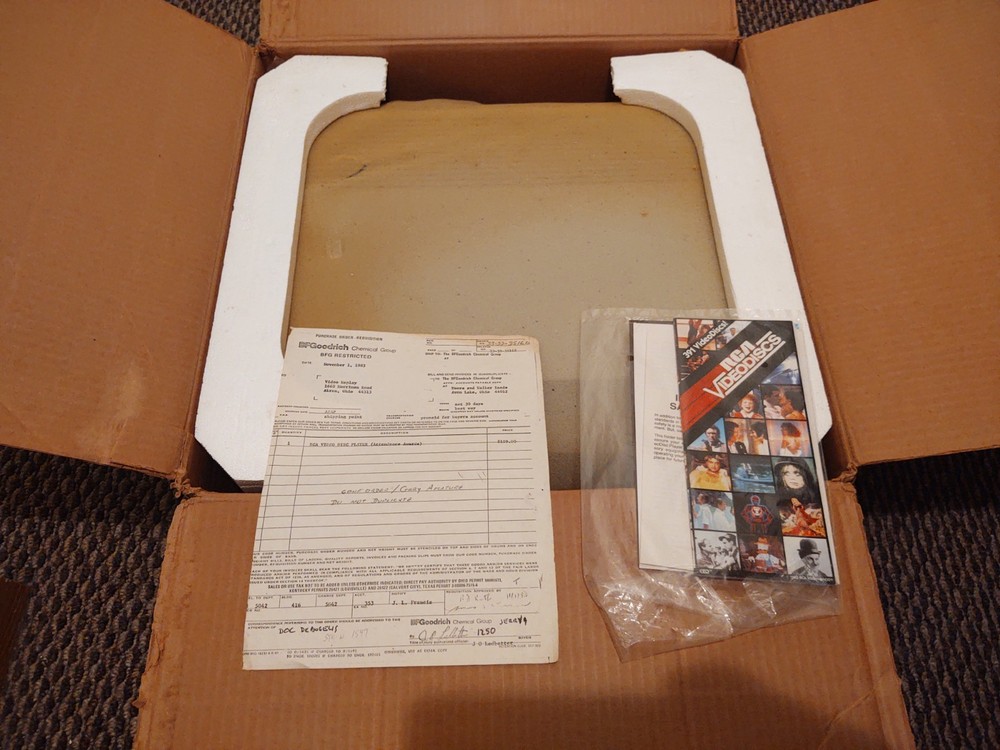 RCA Selectavision STJ 090 CED VideoDisc Player CIB NEW